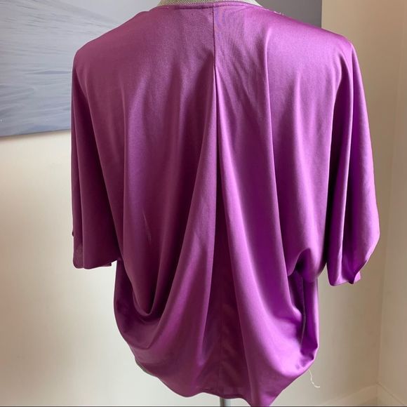 🌈 3/$20 Vintage satin shimmer purple shrug shawl - Picture 4 of 9